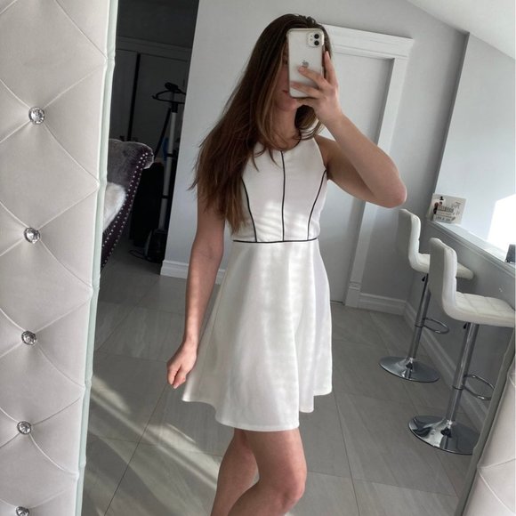 Monteau Dress - Picture 7 of 9